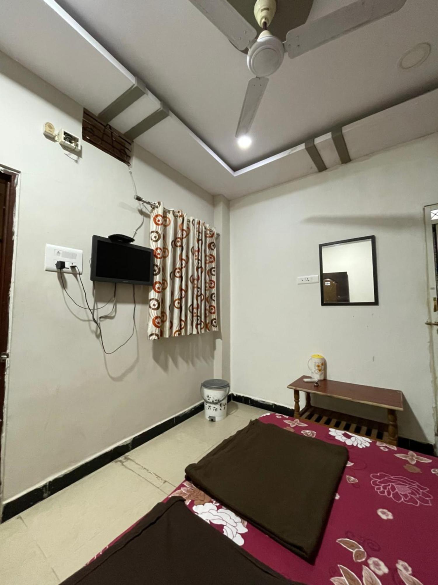Satguru Guest House ウッジャイン エクステリア 写真